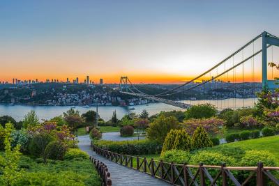 Full Day Bosphorus & 02 Continent Tour